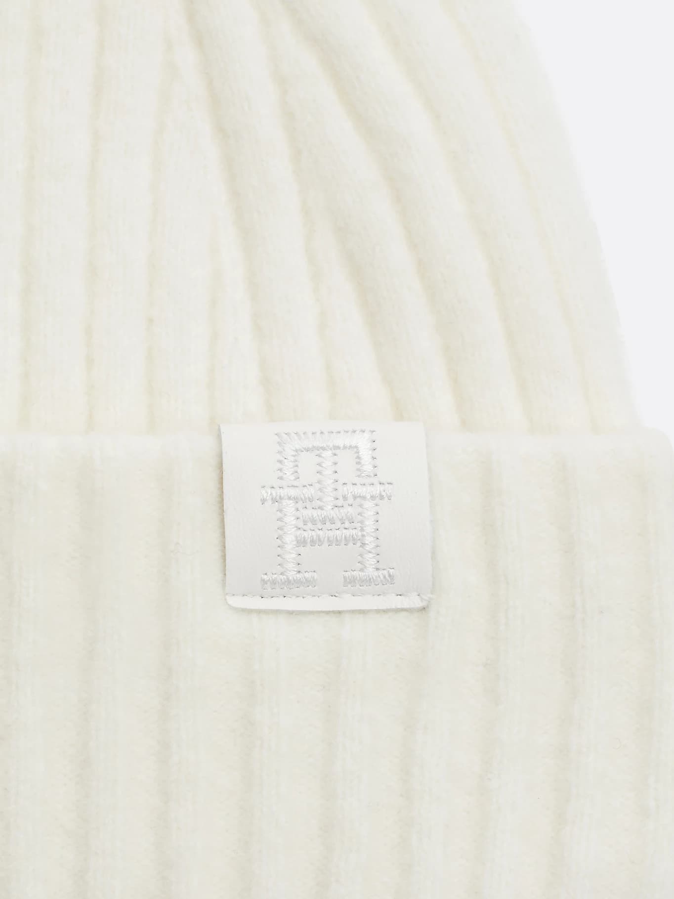 Bonnet duveteux en laine mélangée