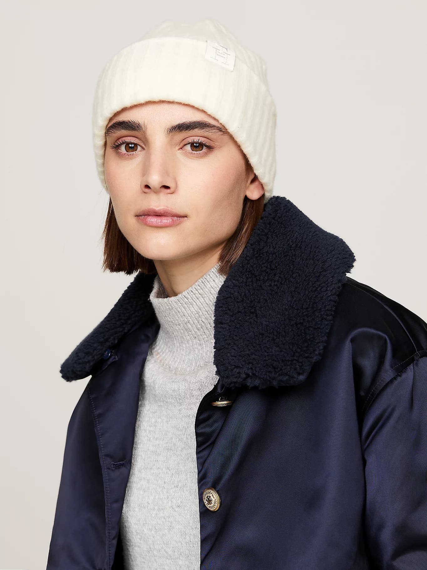 Bonnet duveteux en laine mélangée