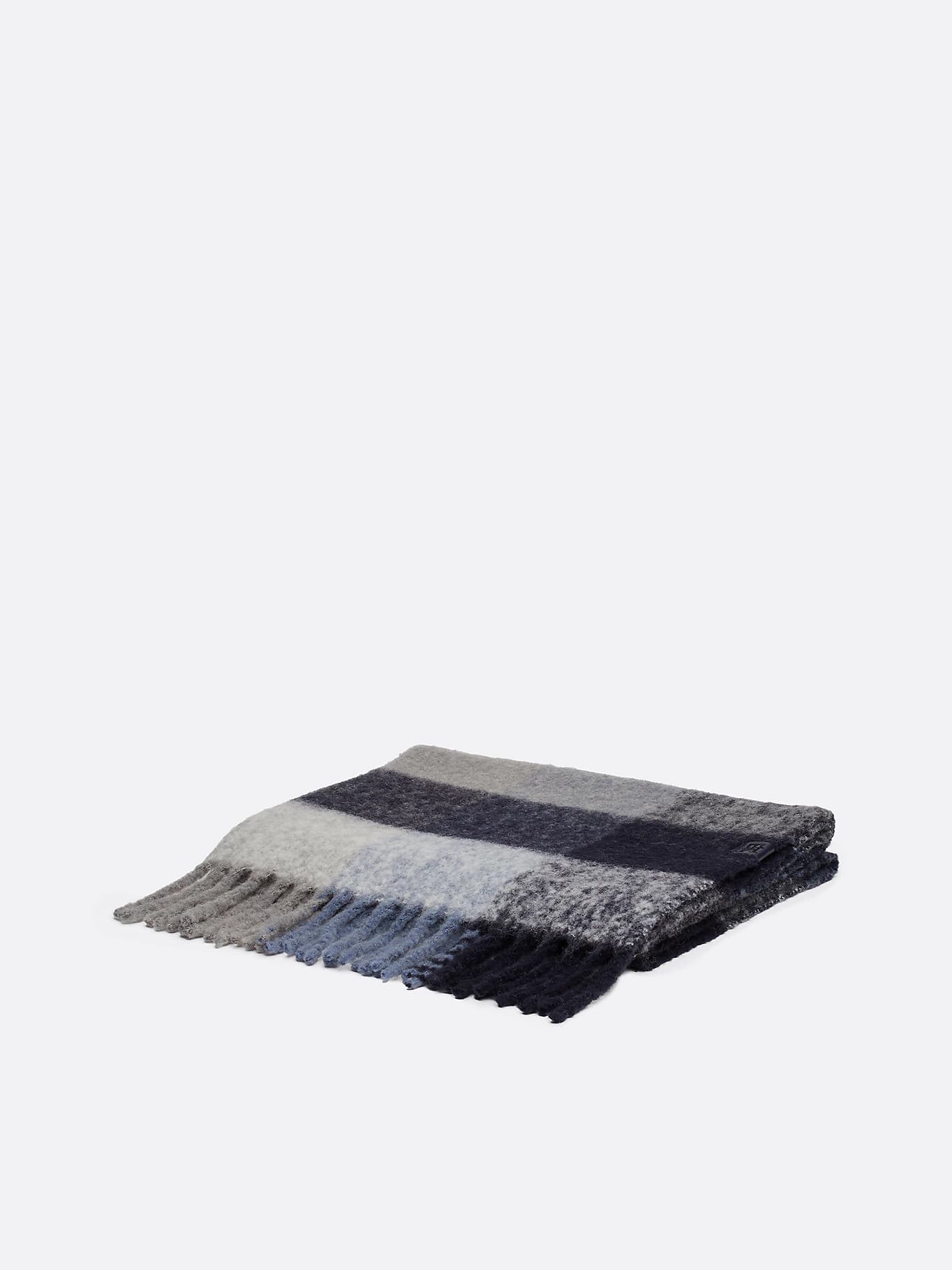 Écharpe duveteuse à carreaux avec laine