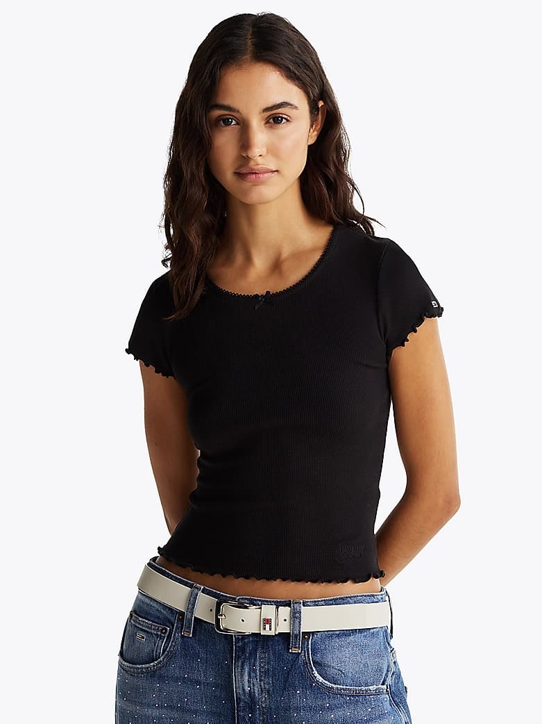 T-shirt ajusté côtelé à manches à volants