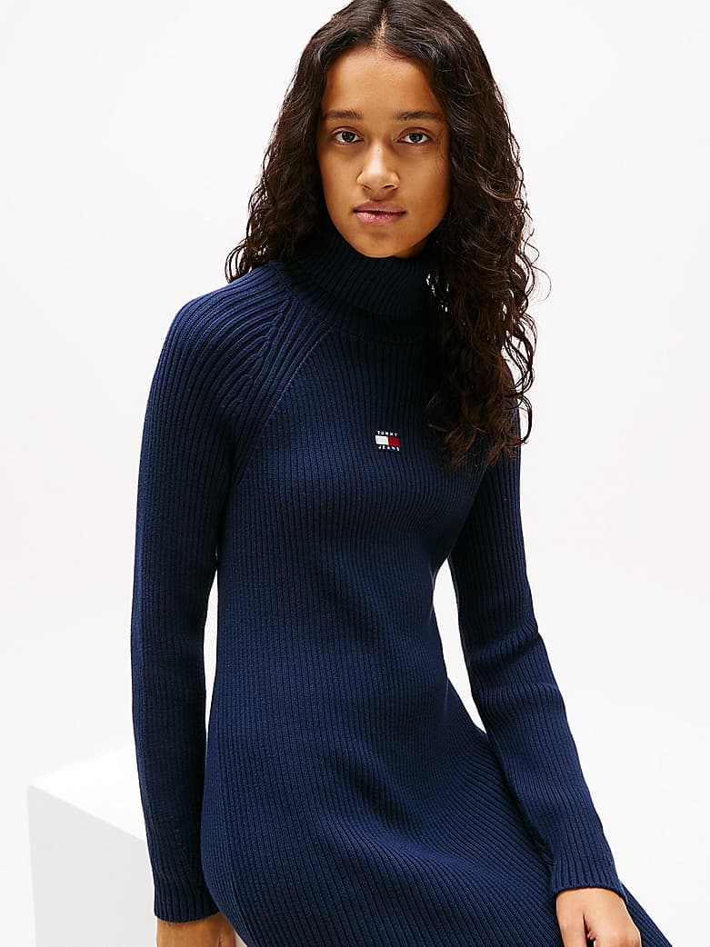 Robe pull longueur midi à col cheminée
