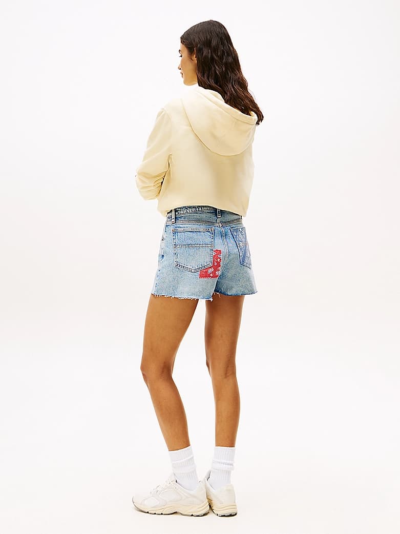 Short slim en denim à motif patchwork