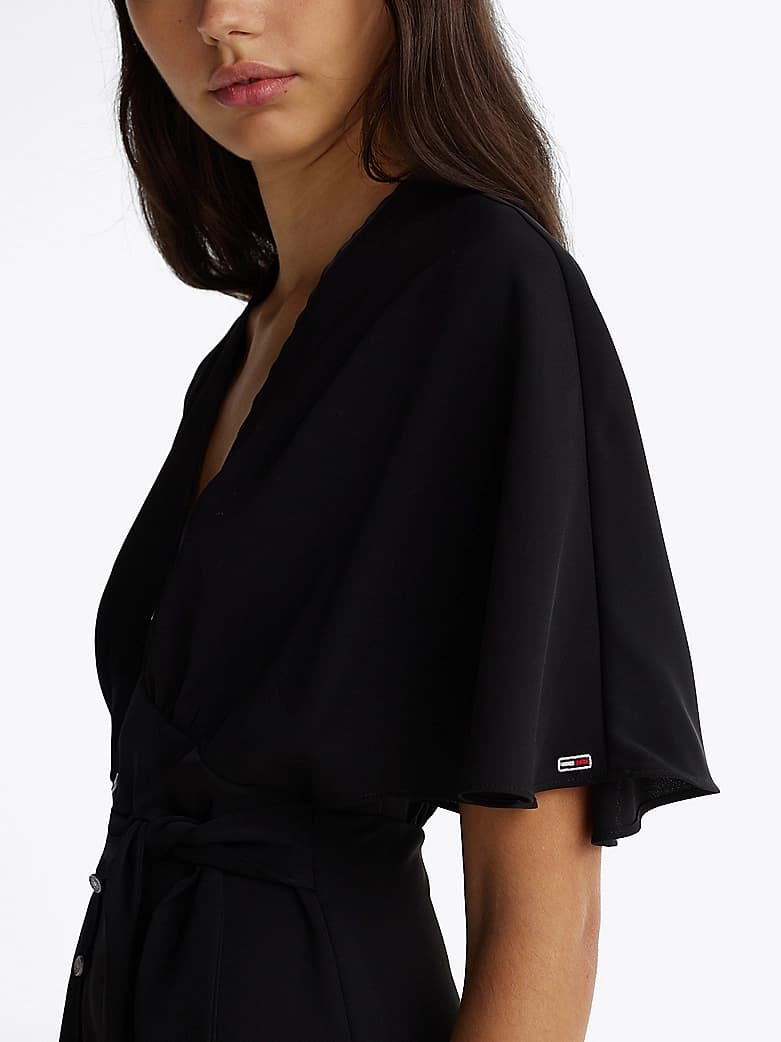 Robe courte à manches papillon