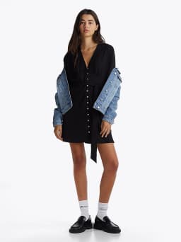 Robe courte à manches papillon