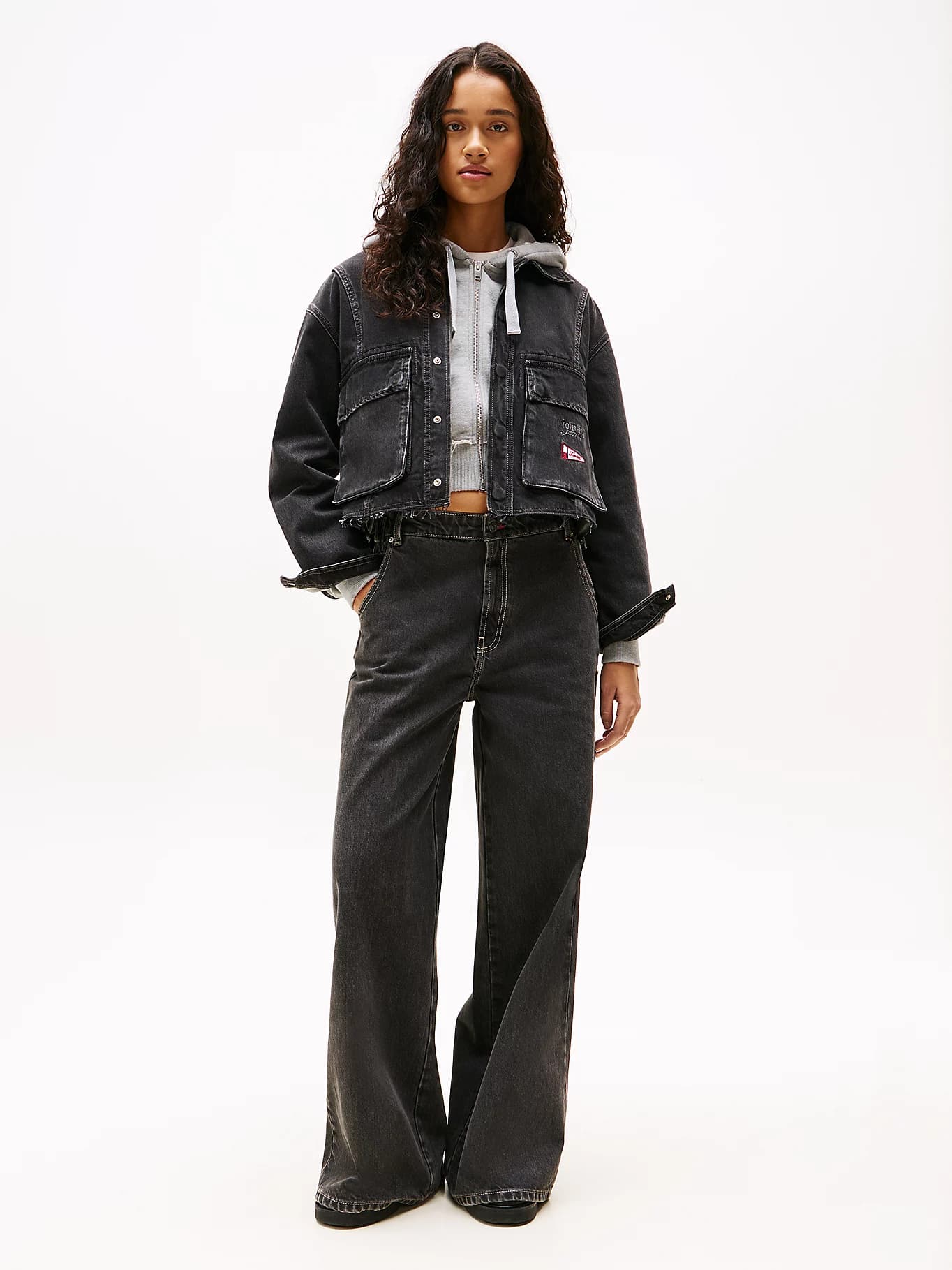 Veste courte en denim à ourlet effiloché