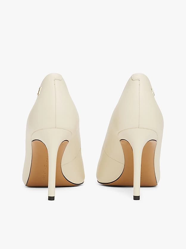 Chaussures à talon en cuir à bout pointu