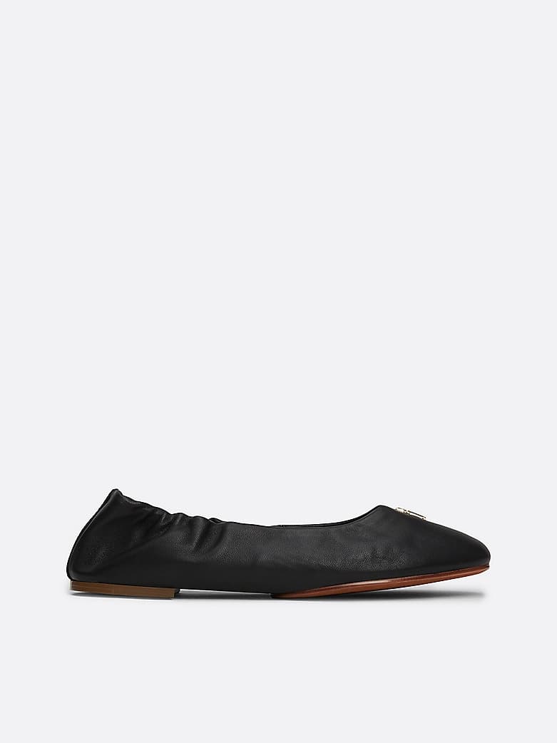 Ballerines en cuir à plaque monogramme TH