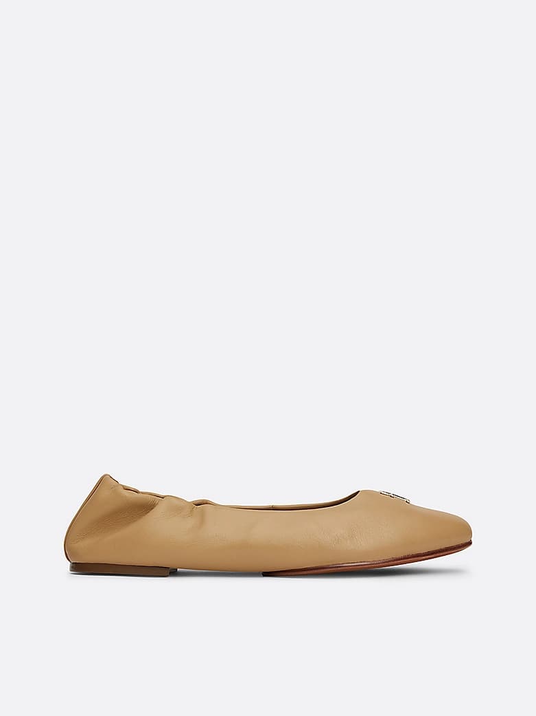 Ballerines en cuir à plaque monogramme TH