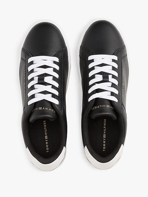 Baskets en cuir