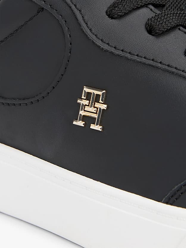 Baskets en cuir à monogramme TH