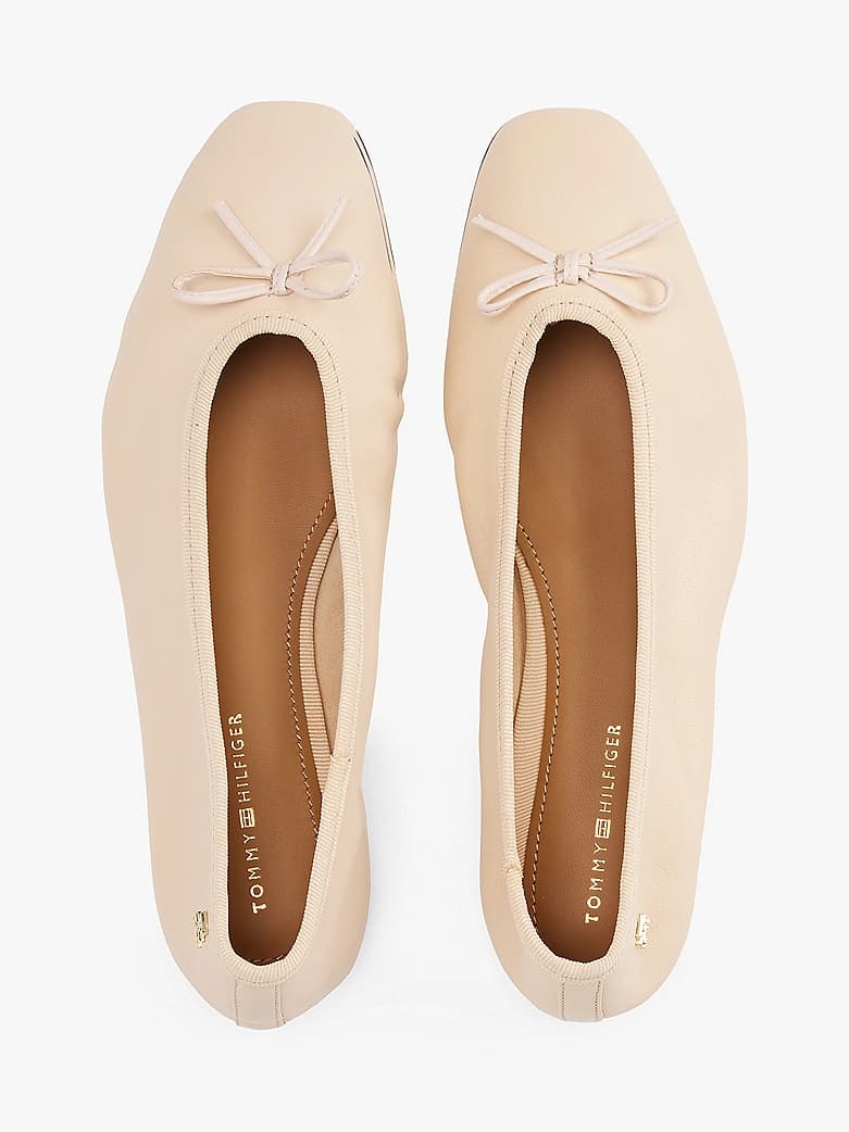 Ballerines en cuir à monogramme TH