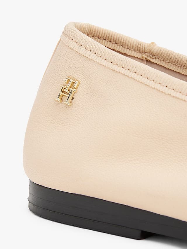 Ballerines en cuir à monogramme TH