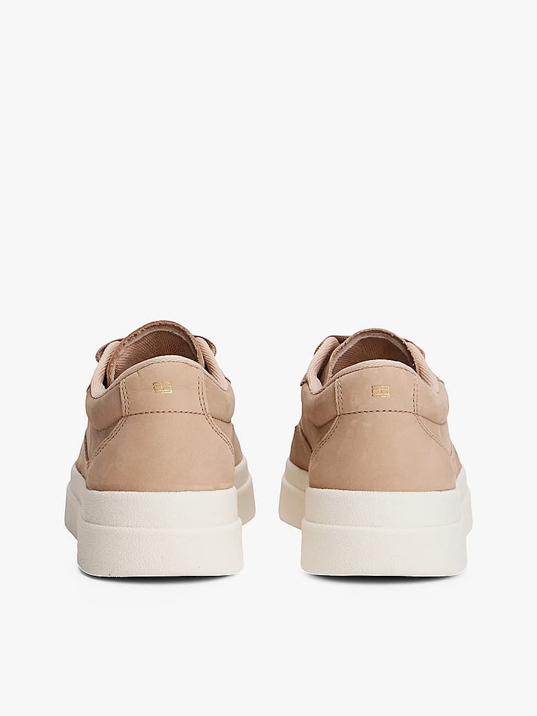 Baskets en cuir à logo métallisé