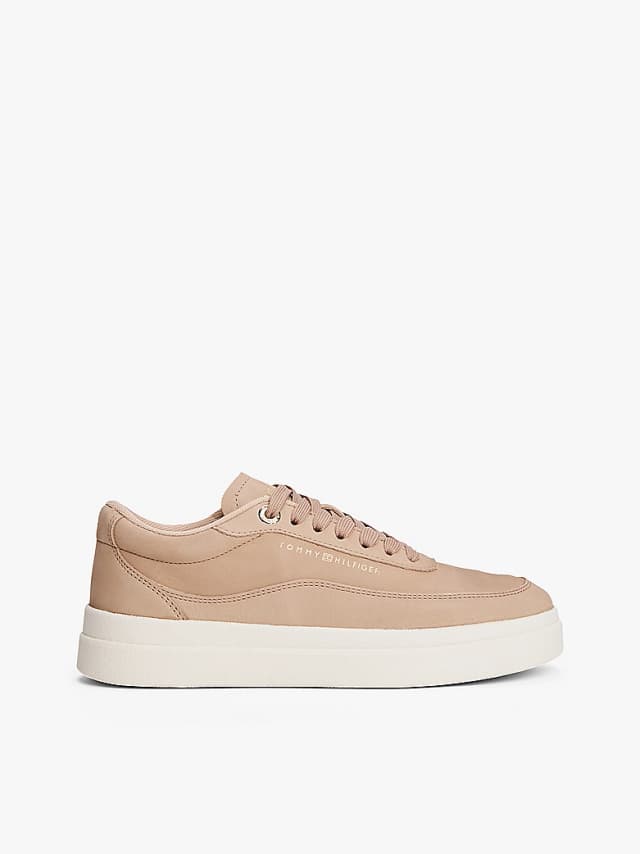Baskets en cuir à logo métallisé
