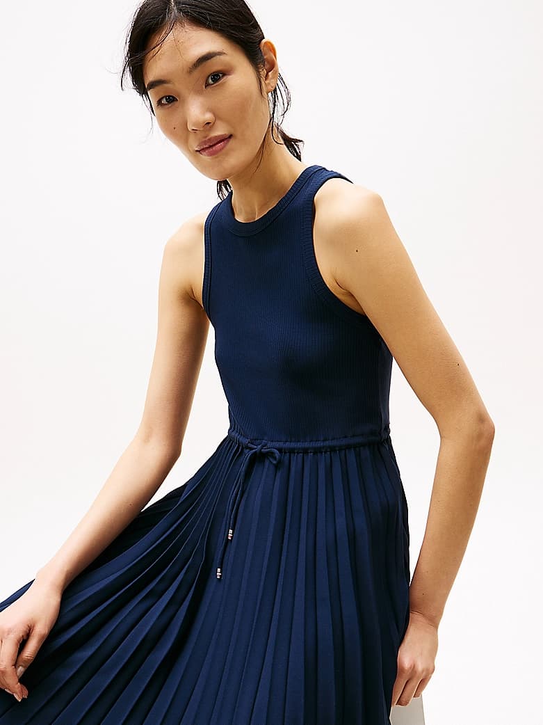 Robe midi plissée sans manches