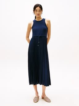 Robe midi plissée sans manches