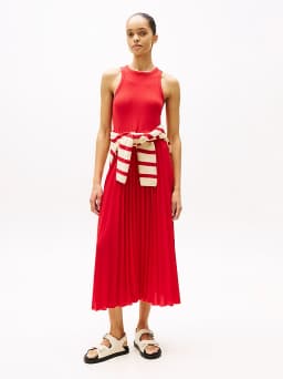 Robe midi plissée sans manches