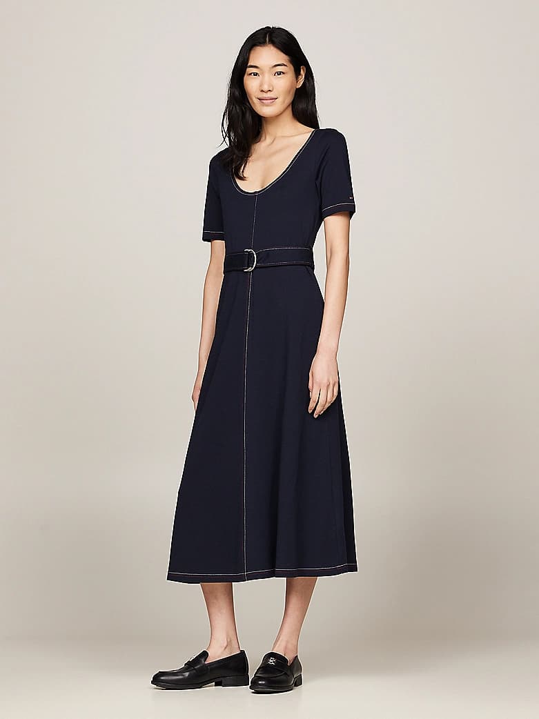 Robe à ceinture décolletée longueur midi