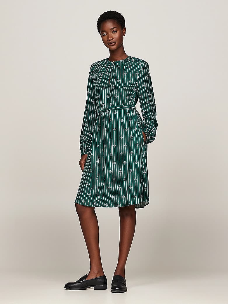Robe moulante évasée courte à fronces