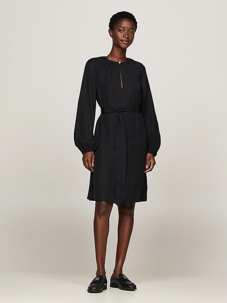 Robe moulante évasée courte à fronces