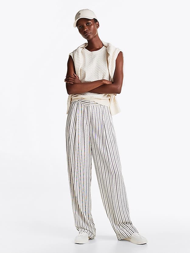 Pull sans manches ajusté en laine majoritaire