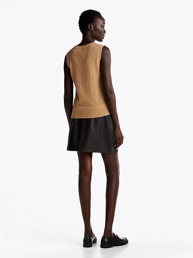Pull sans manches ajusté en laine majoritaire