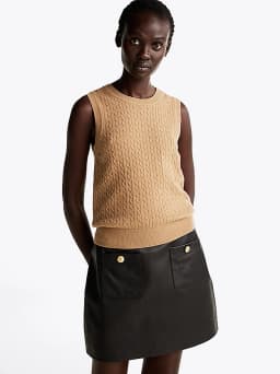 Pull sans manches ajusté en laine majoritaire