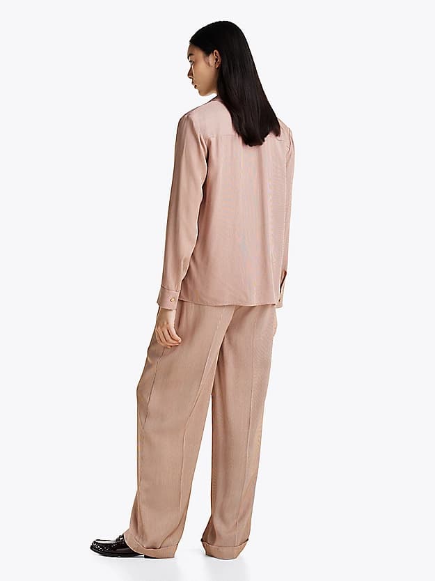 Chemise coupe standard à poignets resserrés