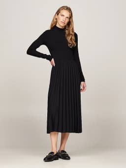 Robe longueur midi plissée à col cheminée