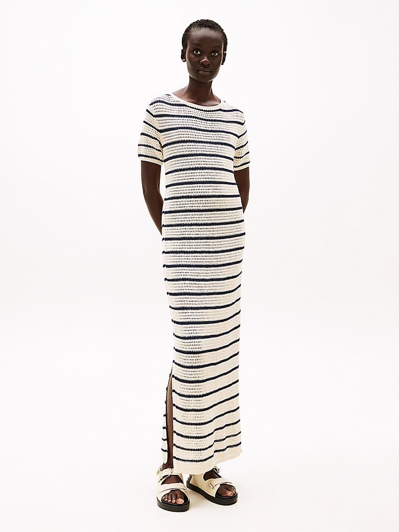 Robe pull longue en crochet motif pointelle