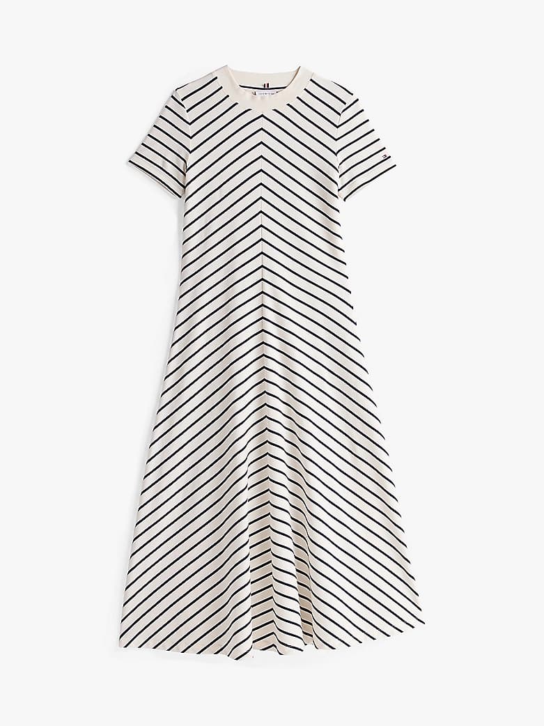 Robe longueur midi moulante et évasée