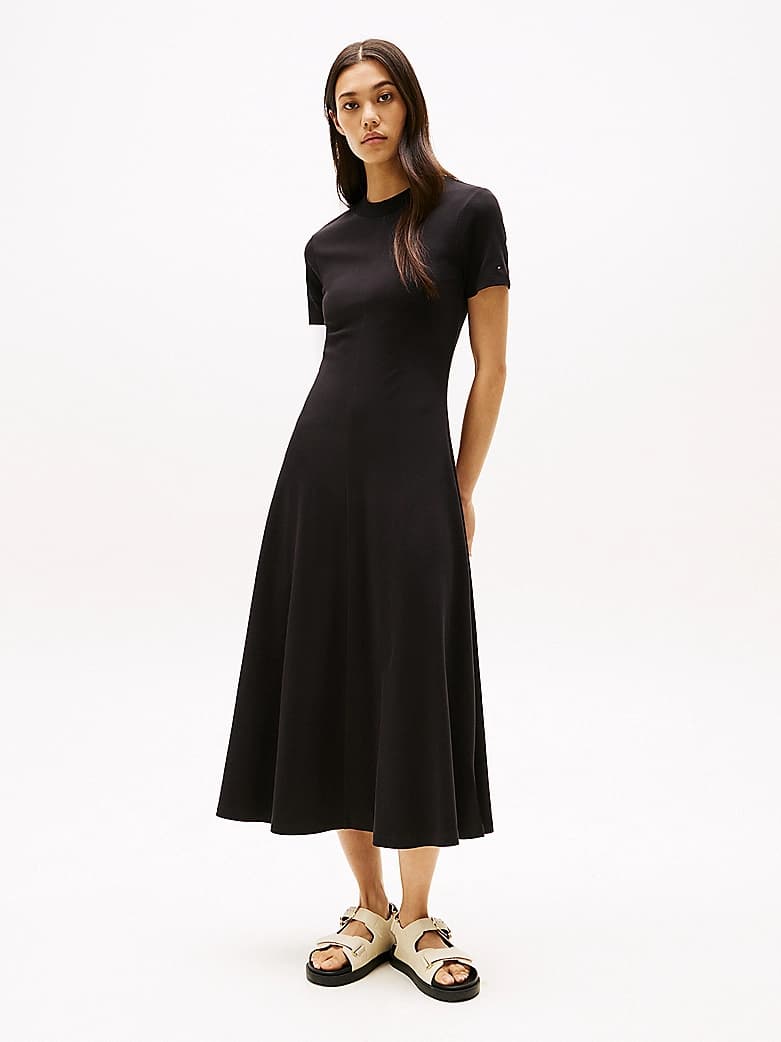 Robe longueur midi moulante et évasée