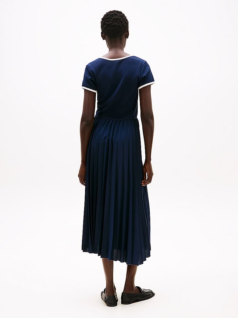 Robe midi moulante et évasée plissée