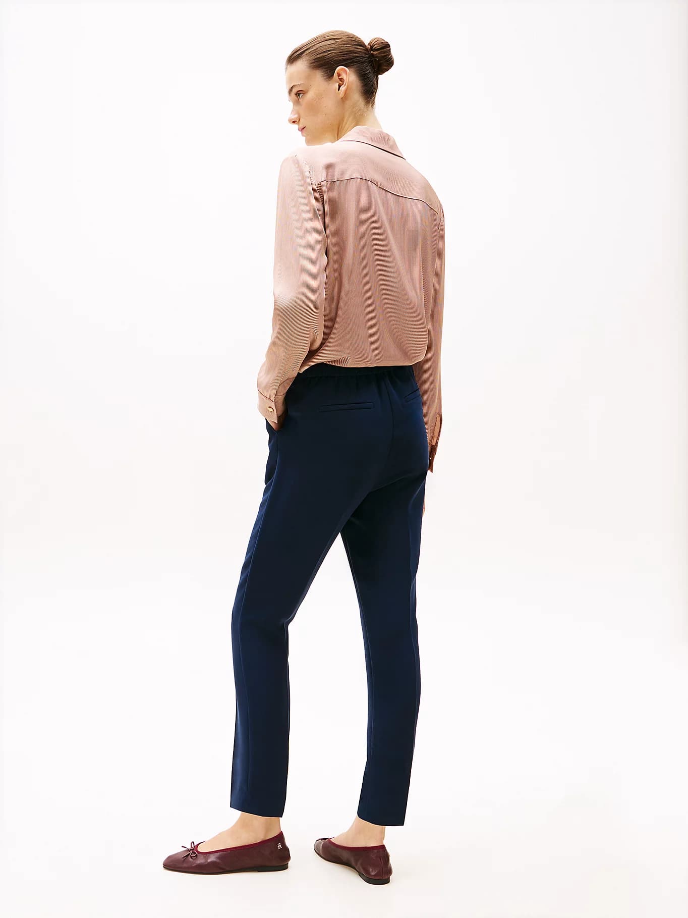 Pantalon slim en crêpe à enfiler