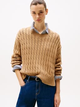 Pull en maille torsadée à col ras-du-cou